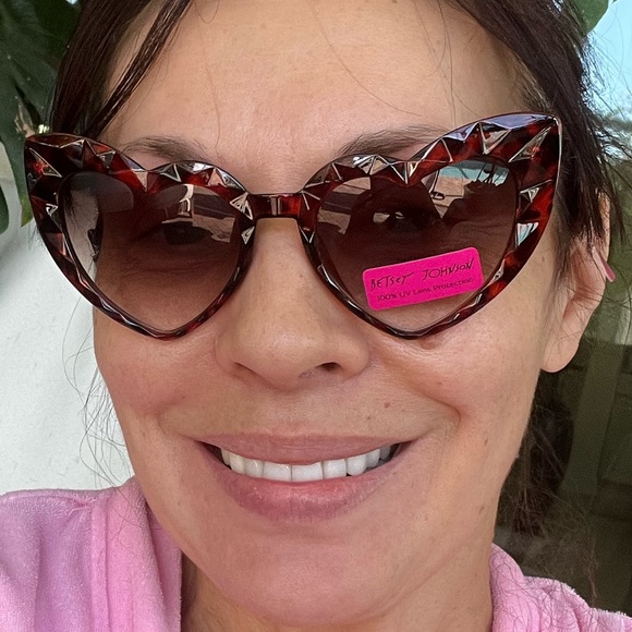 BETSEY JOHNSON heart shaped sunglasses main image 11